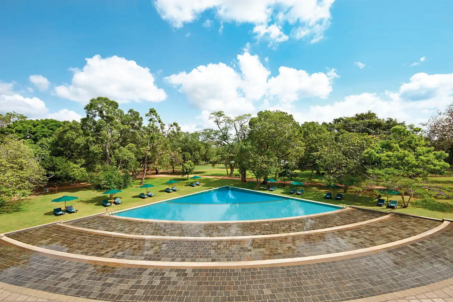 Cinnamon Lodge Habarana Pool