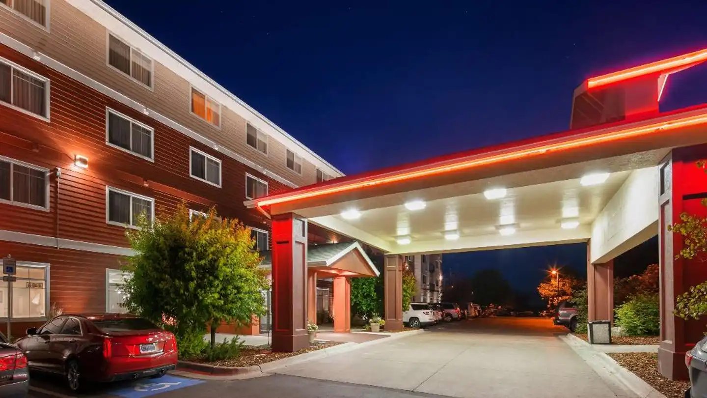 Best Western Plus Grant Creek Inn Aussenansicht