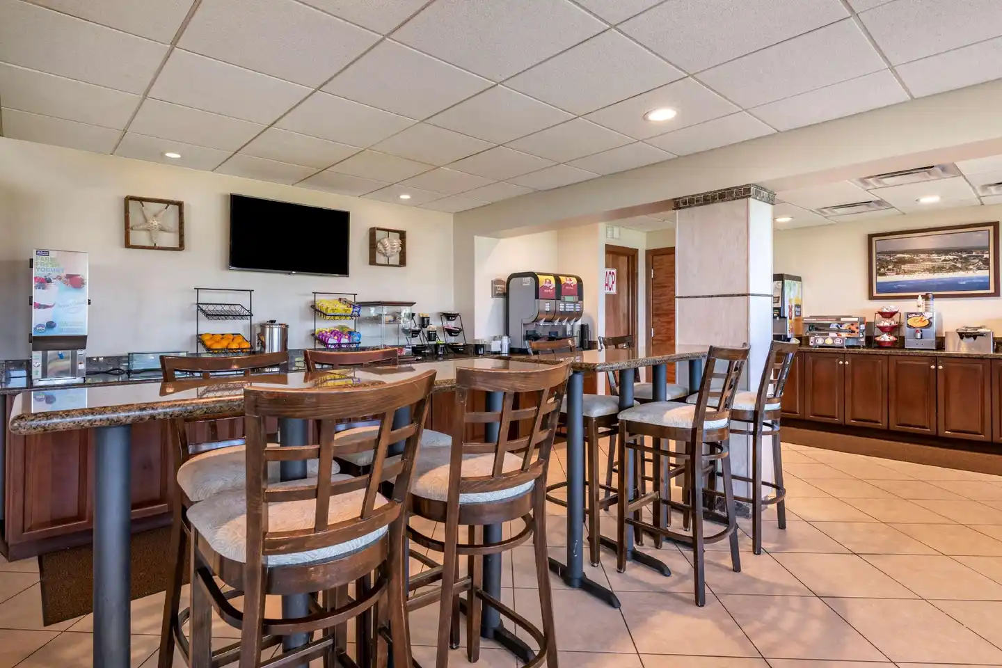 Best Western Plus Beach Resort Bar