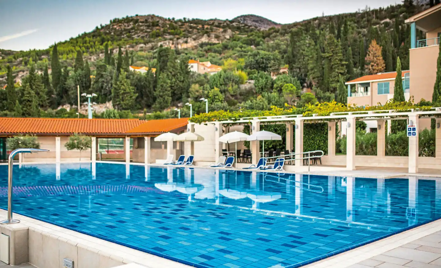 Admiral Grand Pool