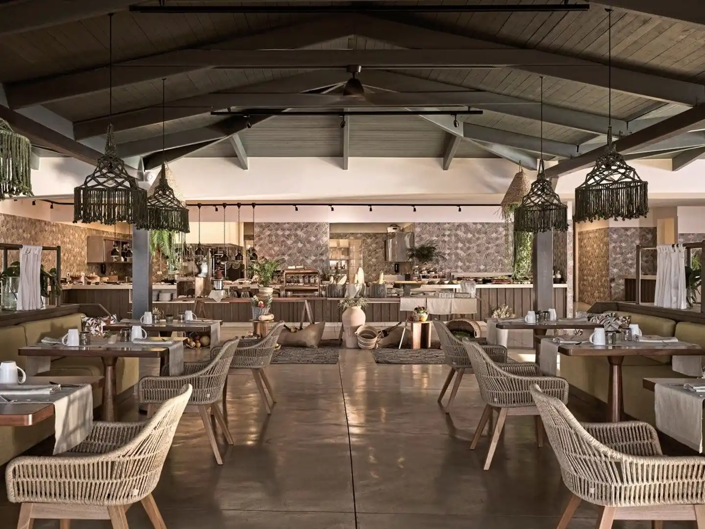 Numo Ierapetra Beach Resort Crete, Curio Collection by Hilton Bar