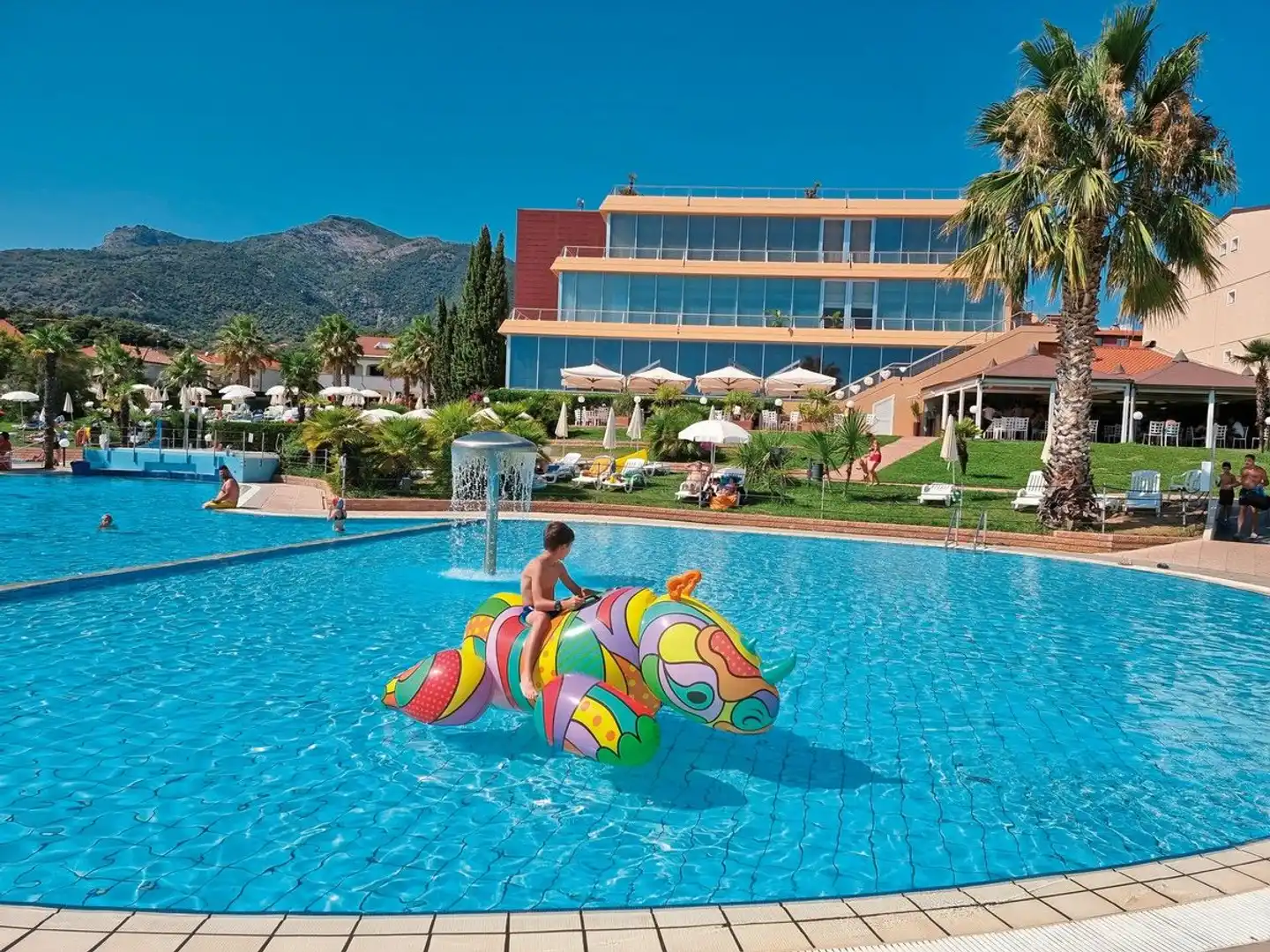Loano 2 Village Pool