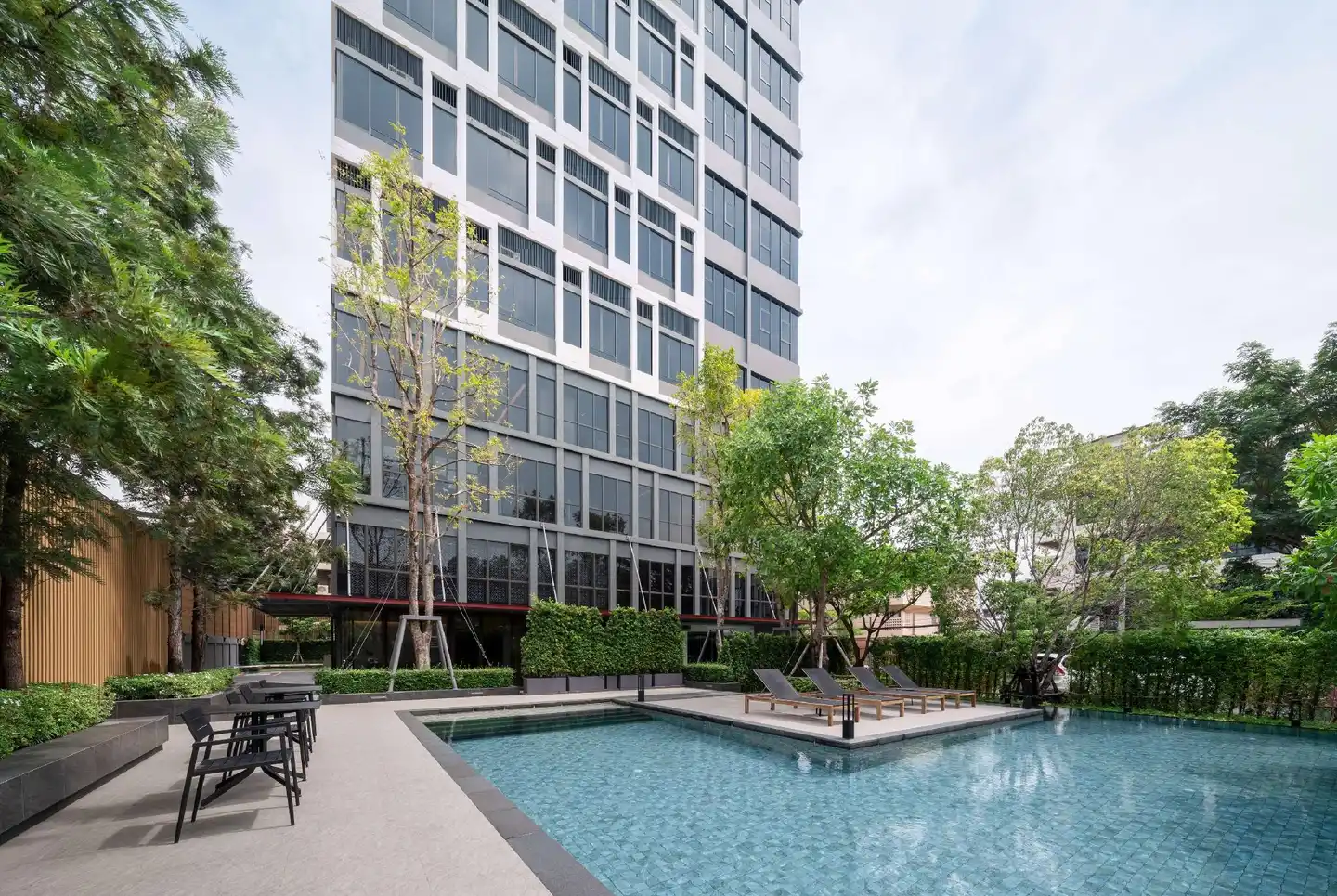 Ramada by Wyndham Bangkok Sukhumvit 87 Aussenansicht