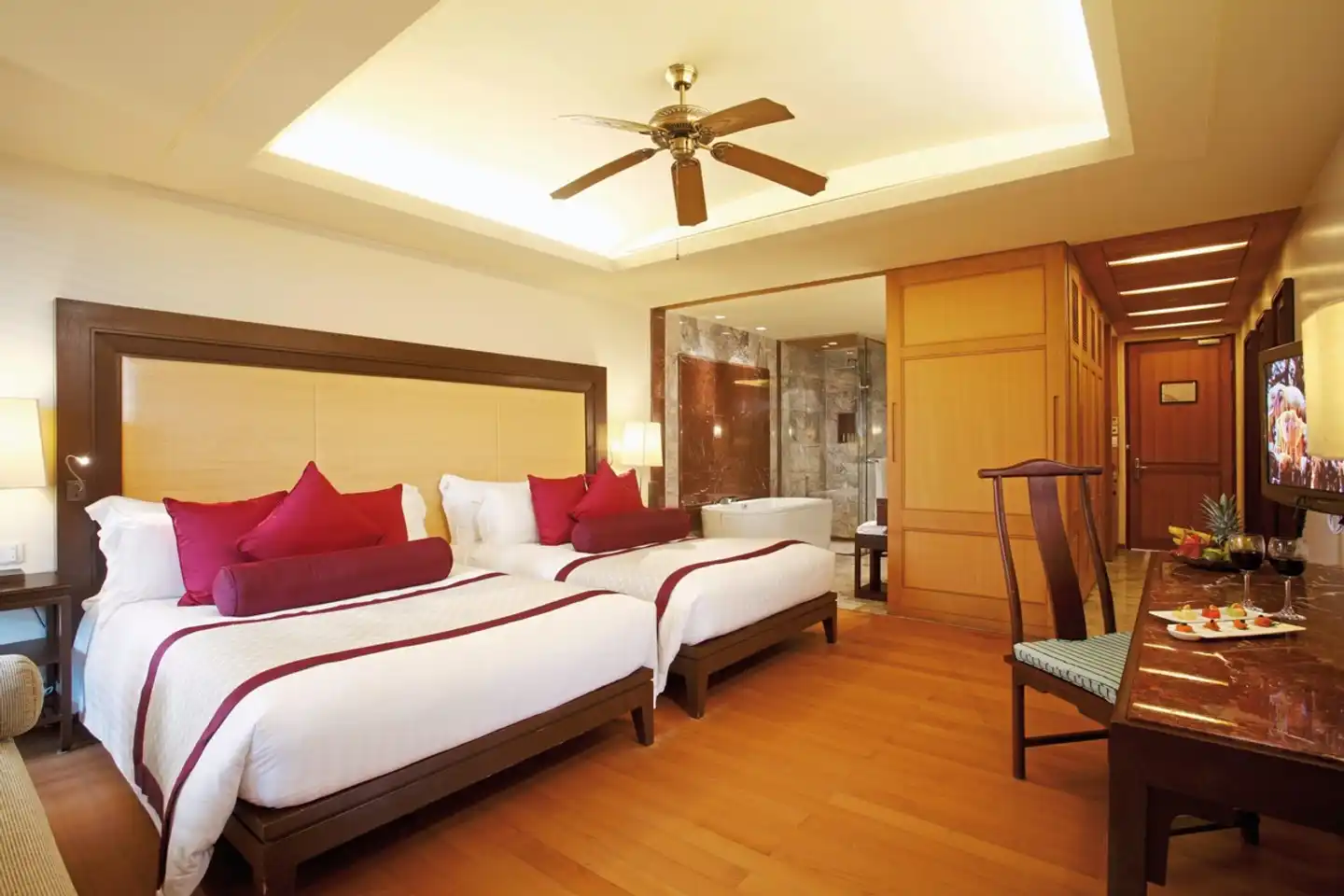 Centara Grand Beach Resort Phuket Wohnbeispiel