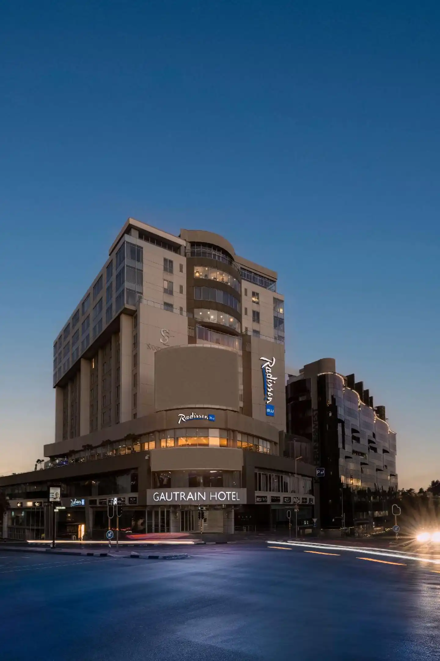 Radisson Blu Gautrain Hotel, Sandton Johannesburg Aussenansicht