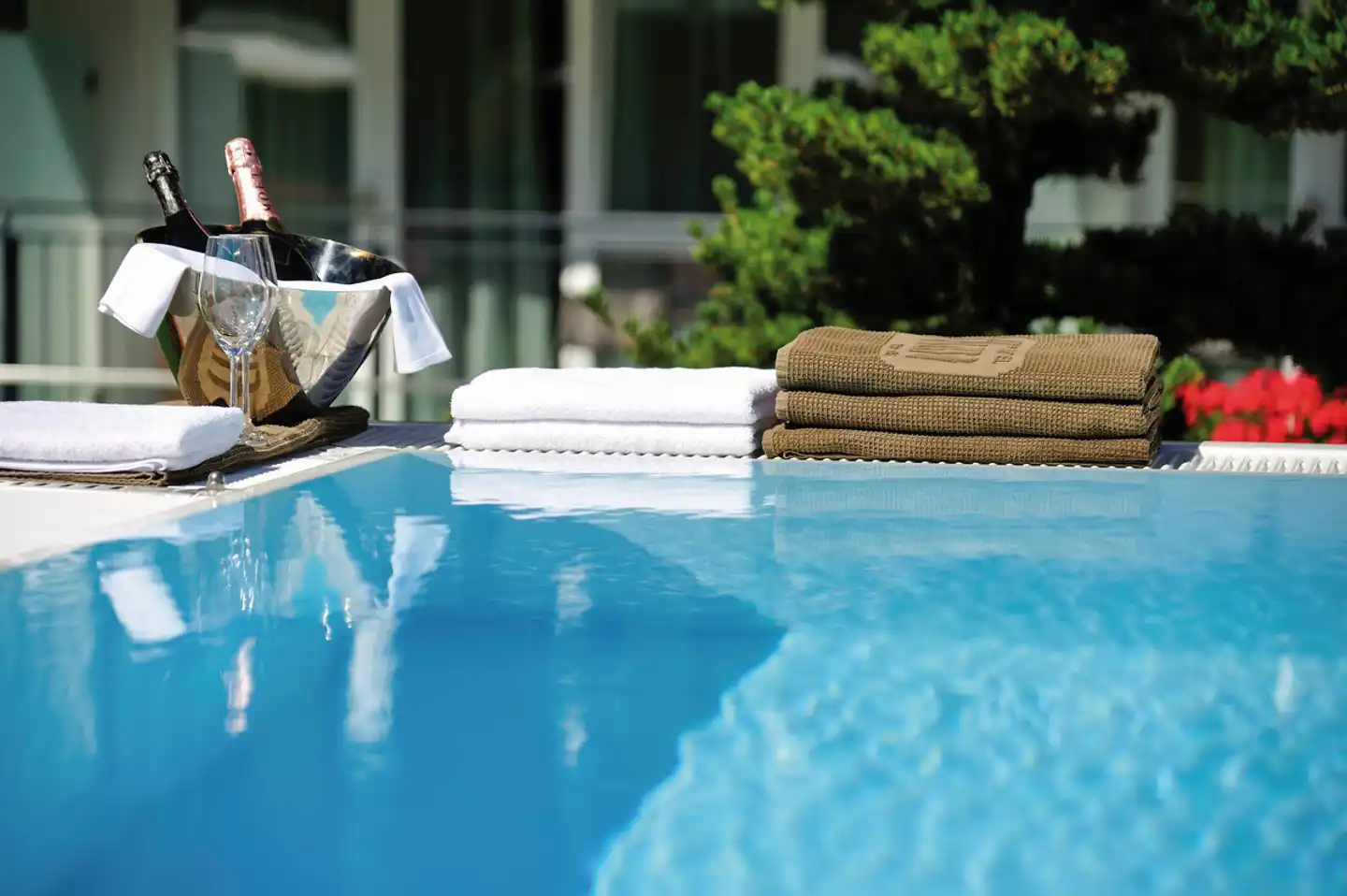 Fliana Pool