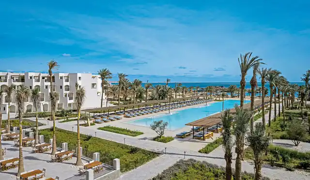 Serry Beach Resort Pool