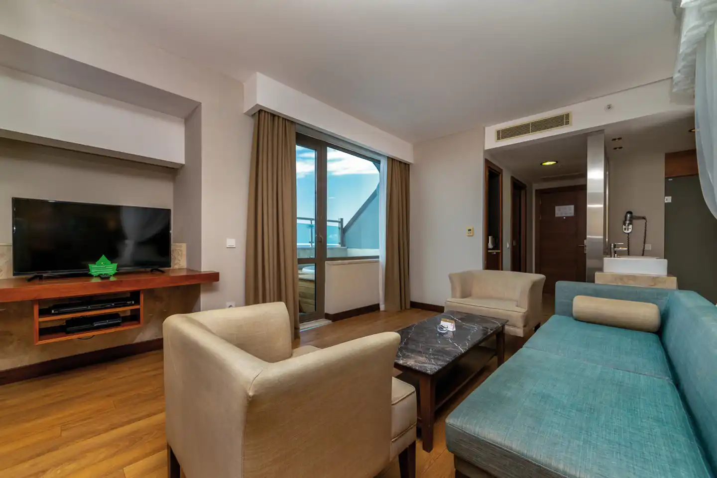 Commodore Elite Suite & Spa Wohnbeispiel