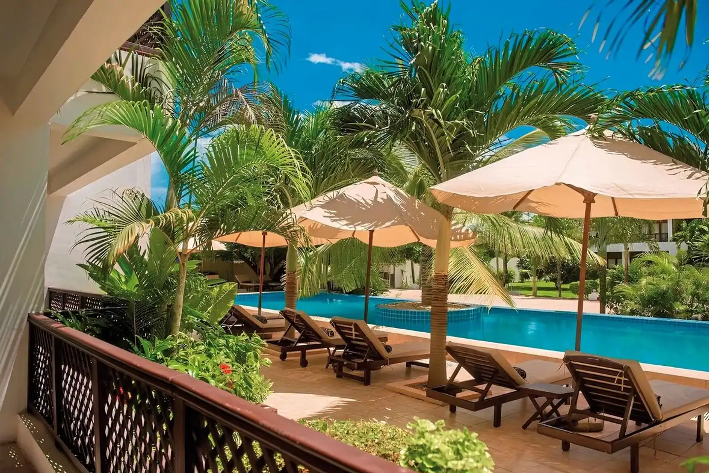 Lion in the Sun Billionaire Retreat Malindi Terrasse