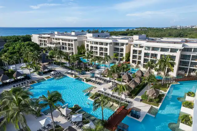 Paradisus La Perla Aussenansicht