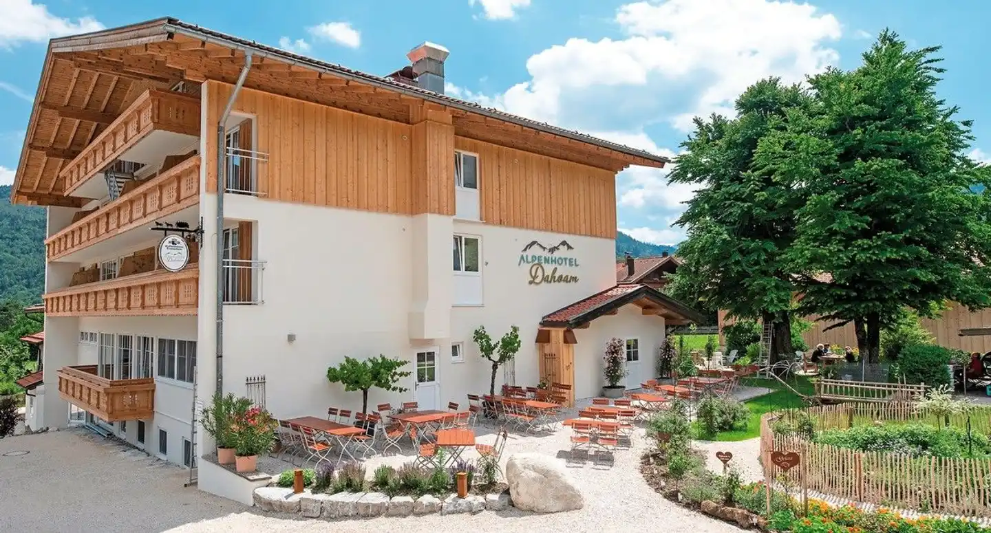 Alpenhotel Dahoam Aussenansicht