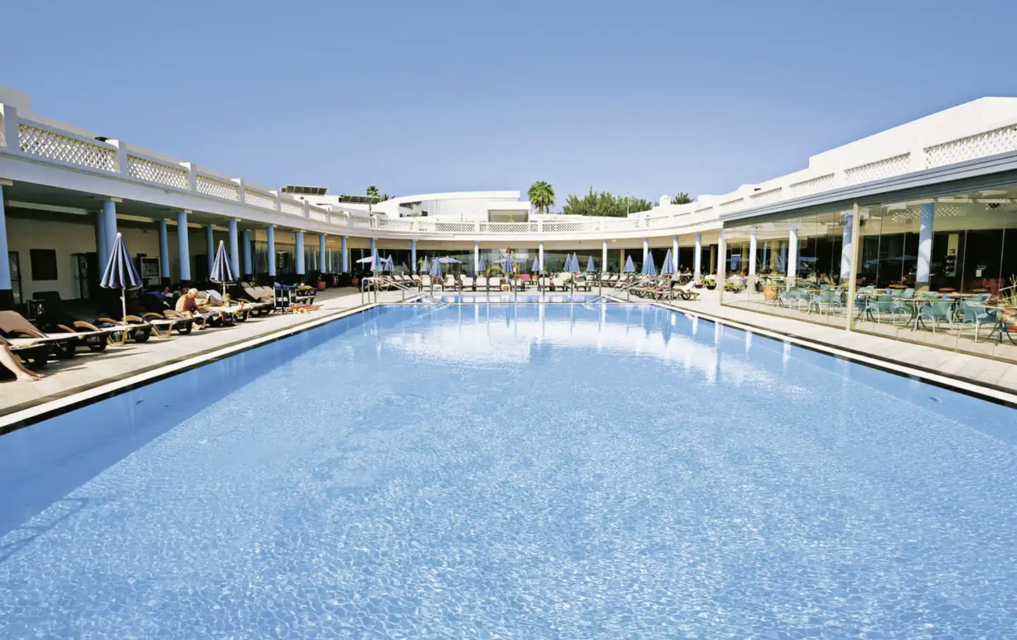Las Costas Pool