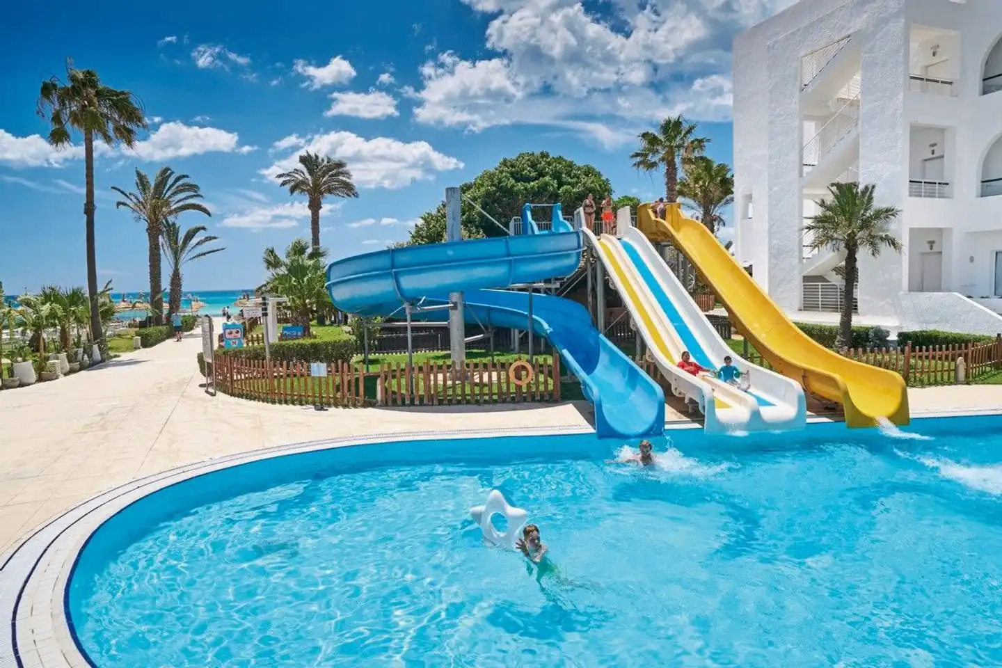 Nozha Beach & Spa Pool