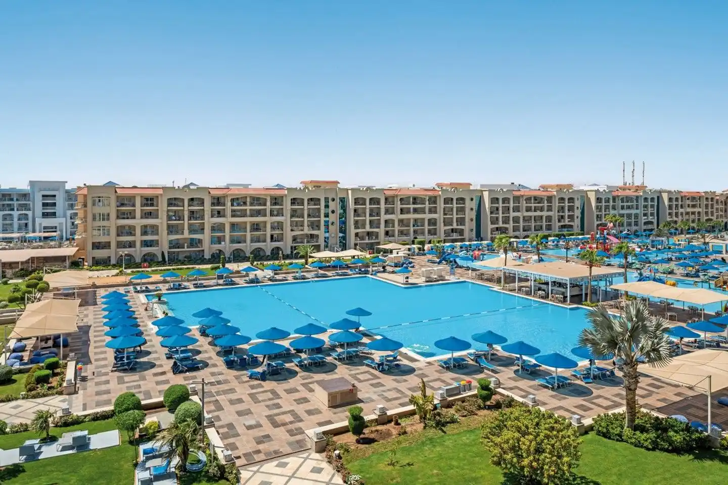 Pickalbatros White Beach Resort Aussenansicht