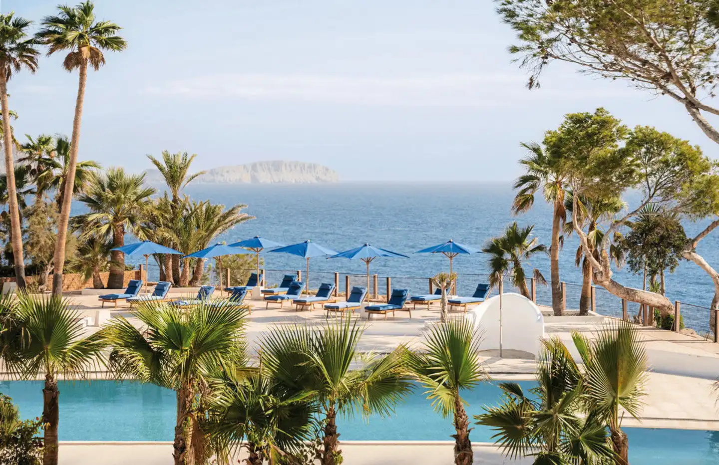 FERGUS Style Punta Arabi Pool
