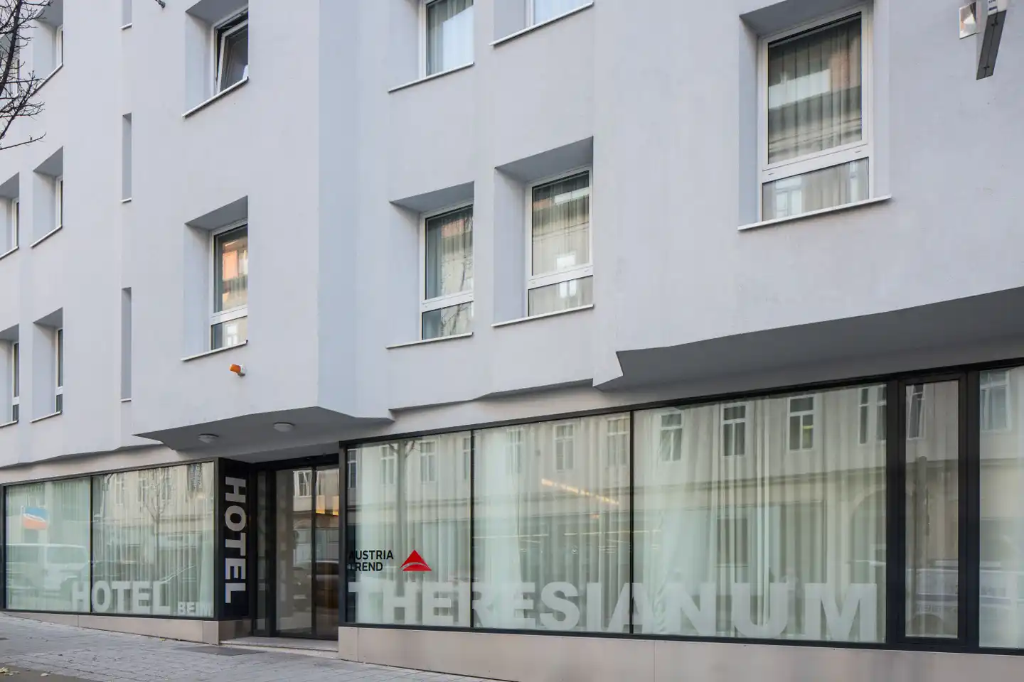 Austria Trend Hotel beim Theresianum Aussenansicht