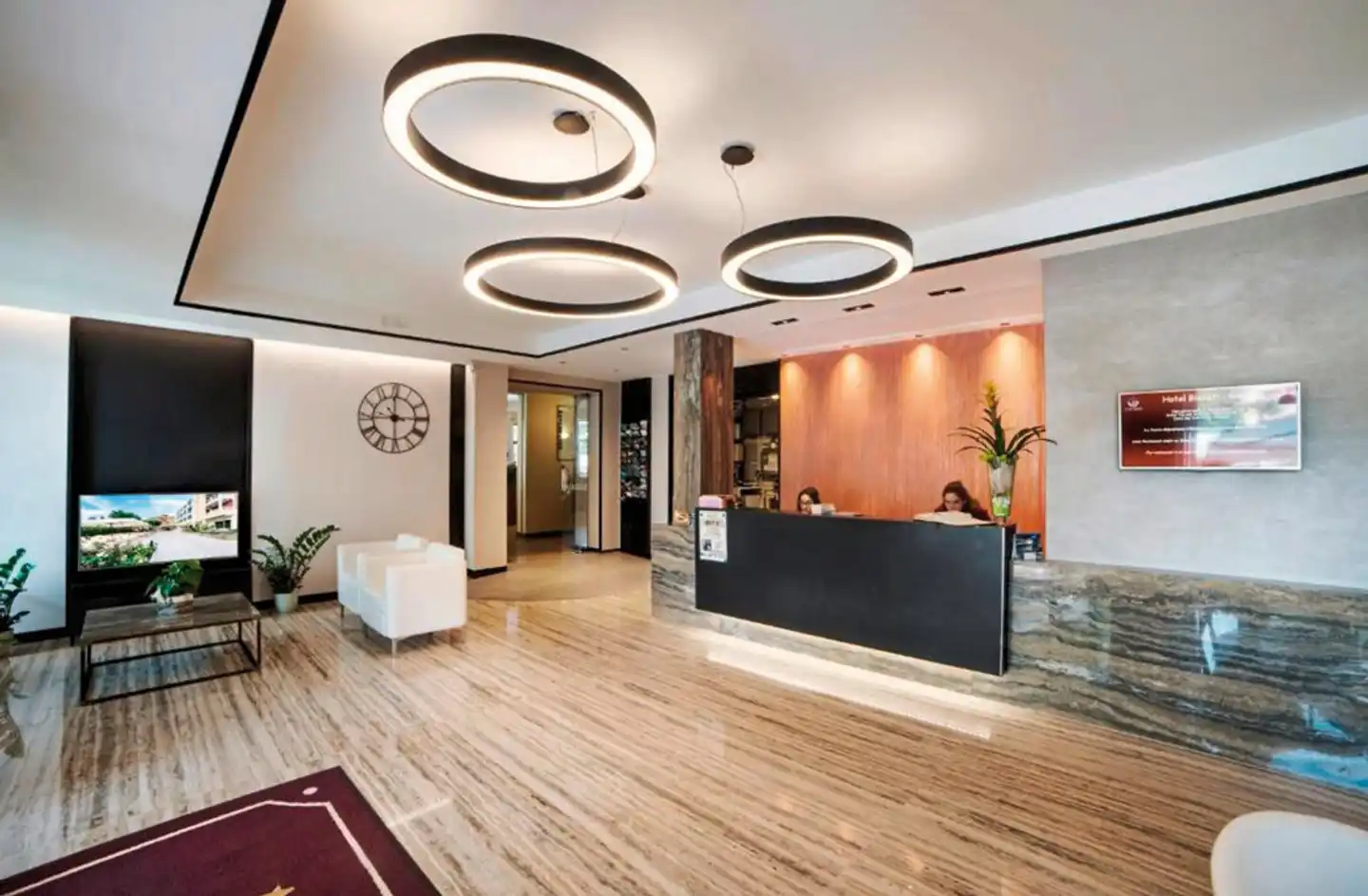 Bisesti Lobby