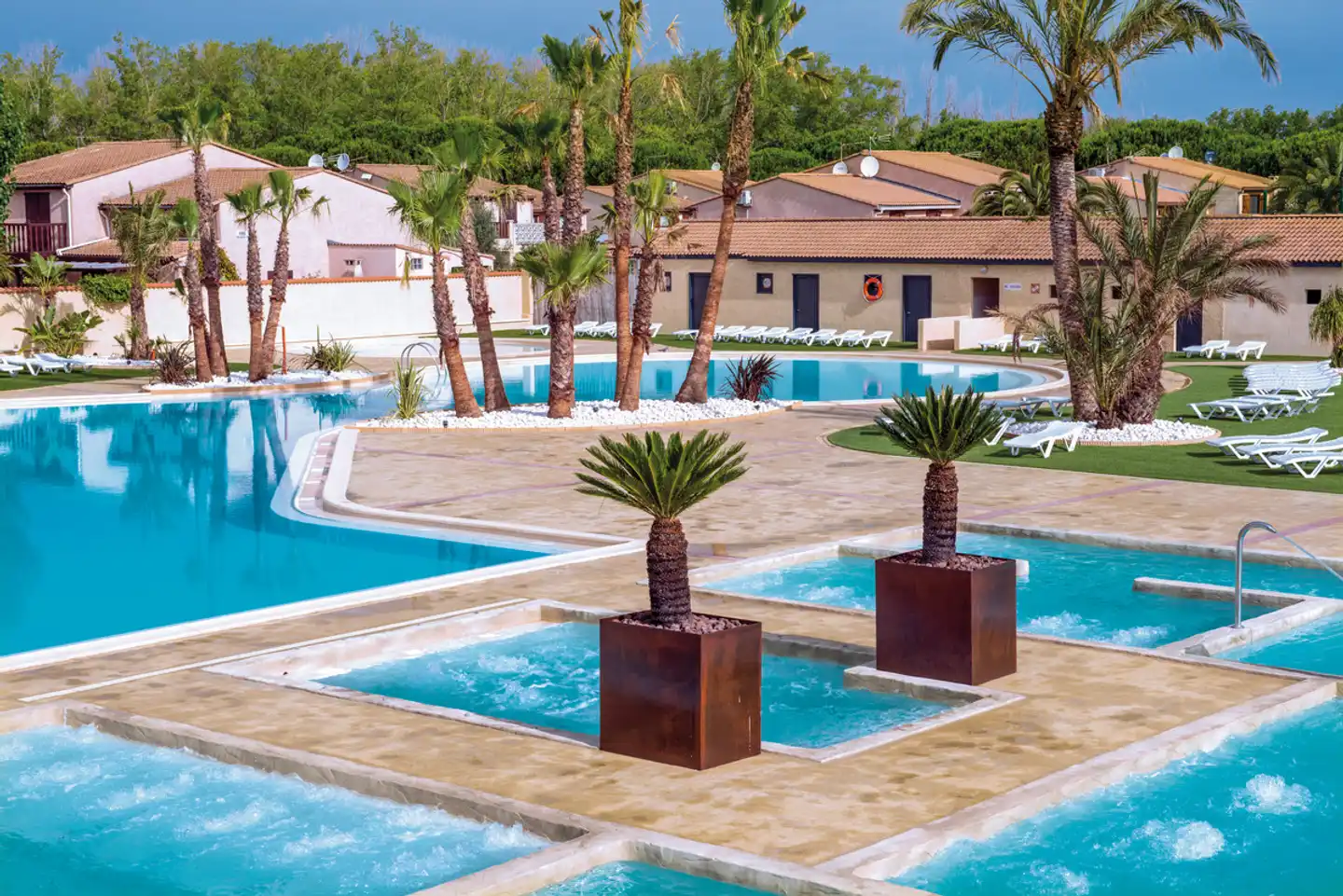 Domaine Les Tamaris & Les Portes du Soleil Pool