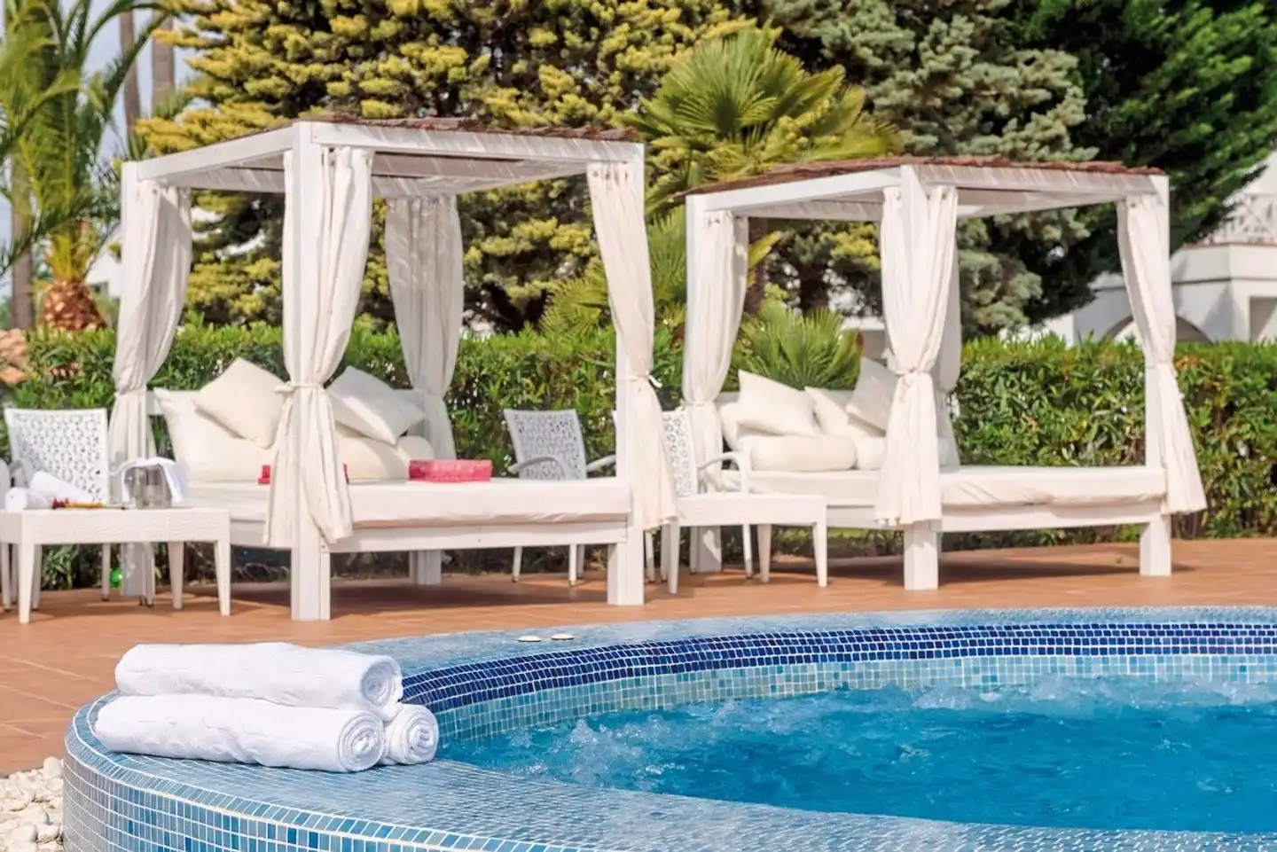 Garden Saladina Pool