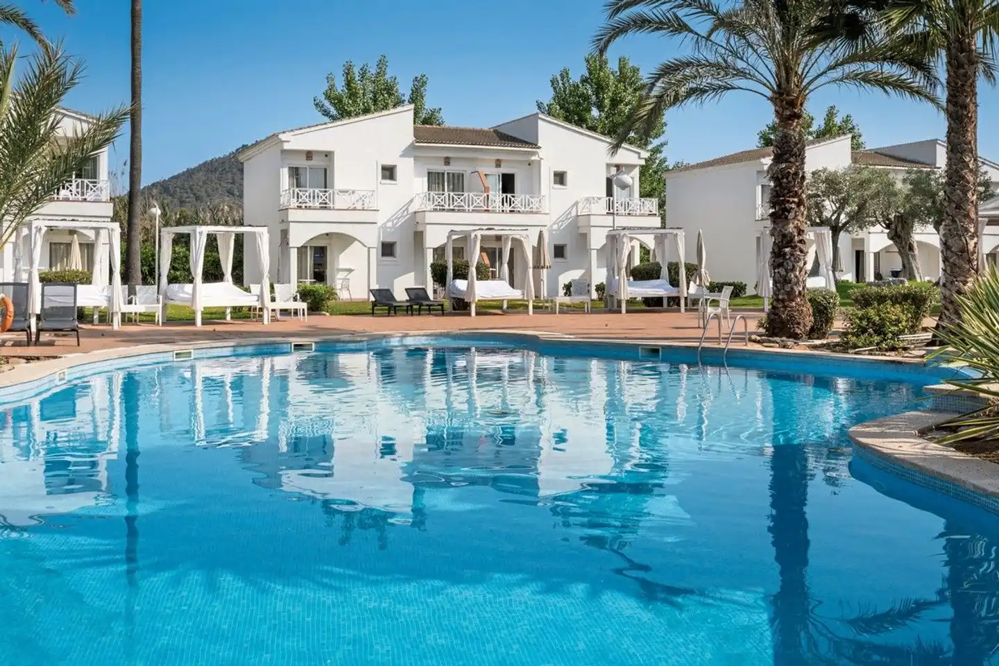Garden Saladina Pool
