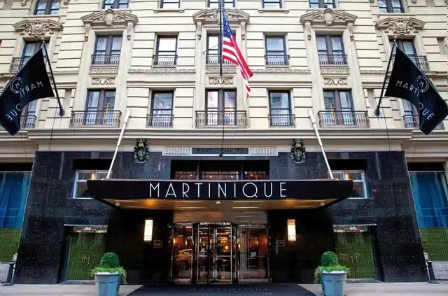 Martinique New York on Broadway Aussenansicht