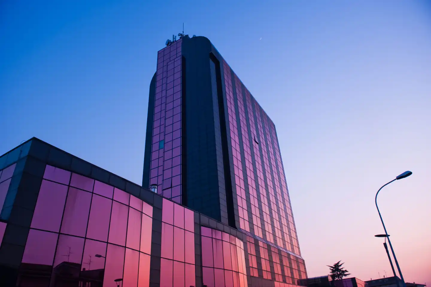 Montresor Hotel Tower Aussenansicht