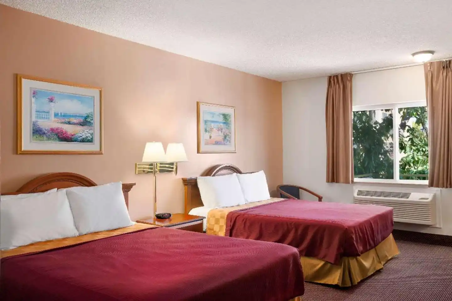 Travelodge by Wyndham Bakersfield Wohnbeispiel