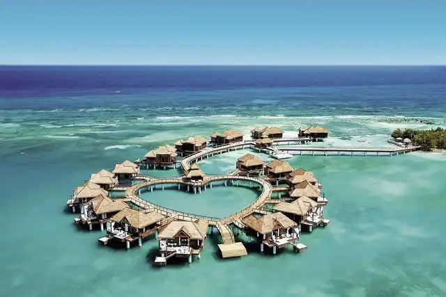 Sandals Royal Caribbean Aussenansicht