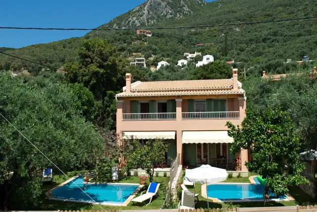 La Riviera Barbati Seaside Luxurious Apartments & Villas Aussenansicht