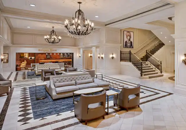 Astor Crowne Plaza New Orleans French Quarter Lobby