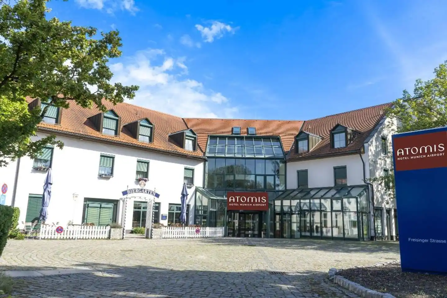 Atomis Hotel Munich Airport by Mercure Aussenansicht