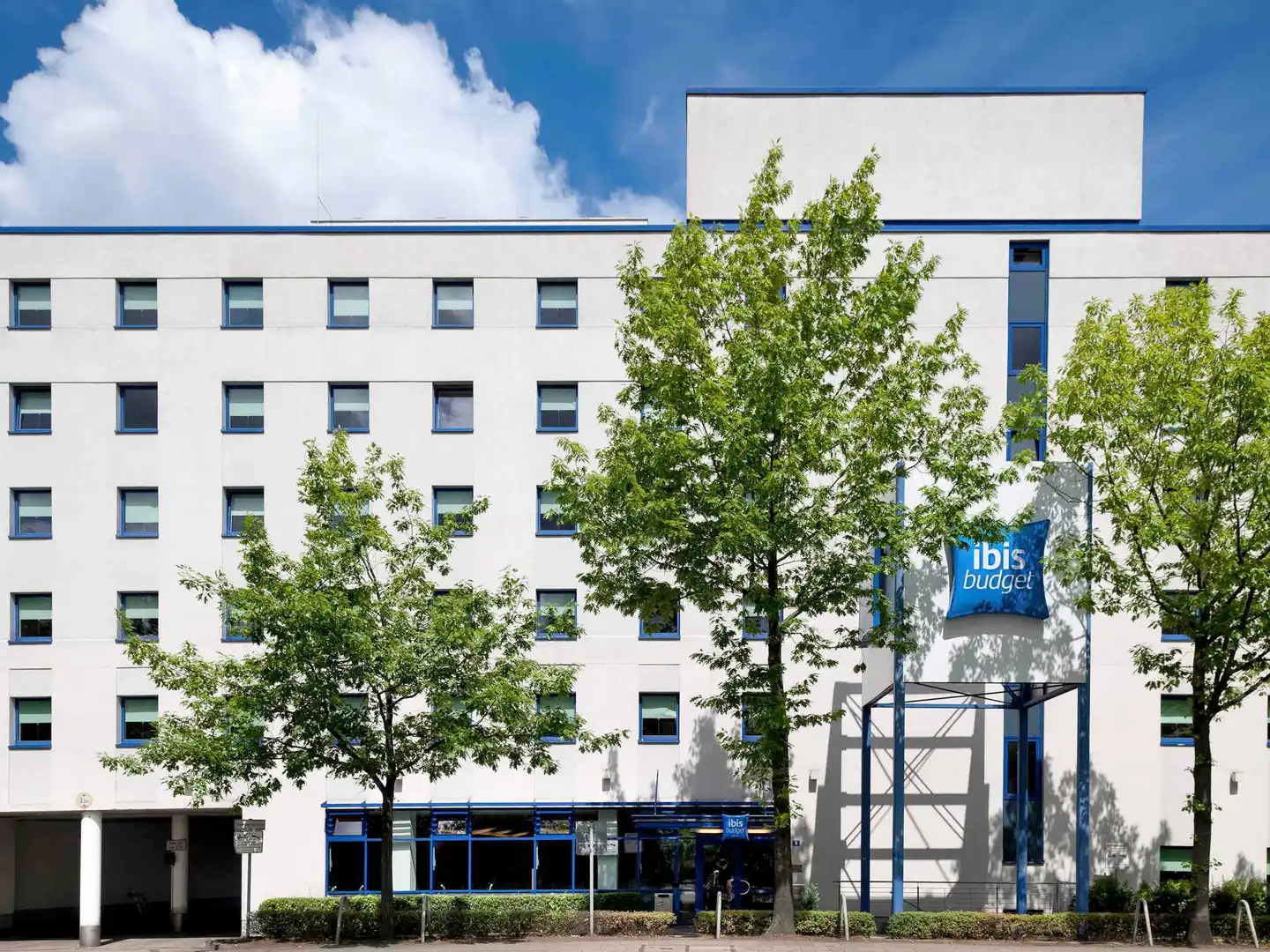 ibis budget Hamburg Altona Aussenansicht