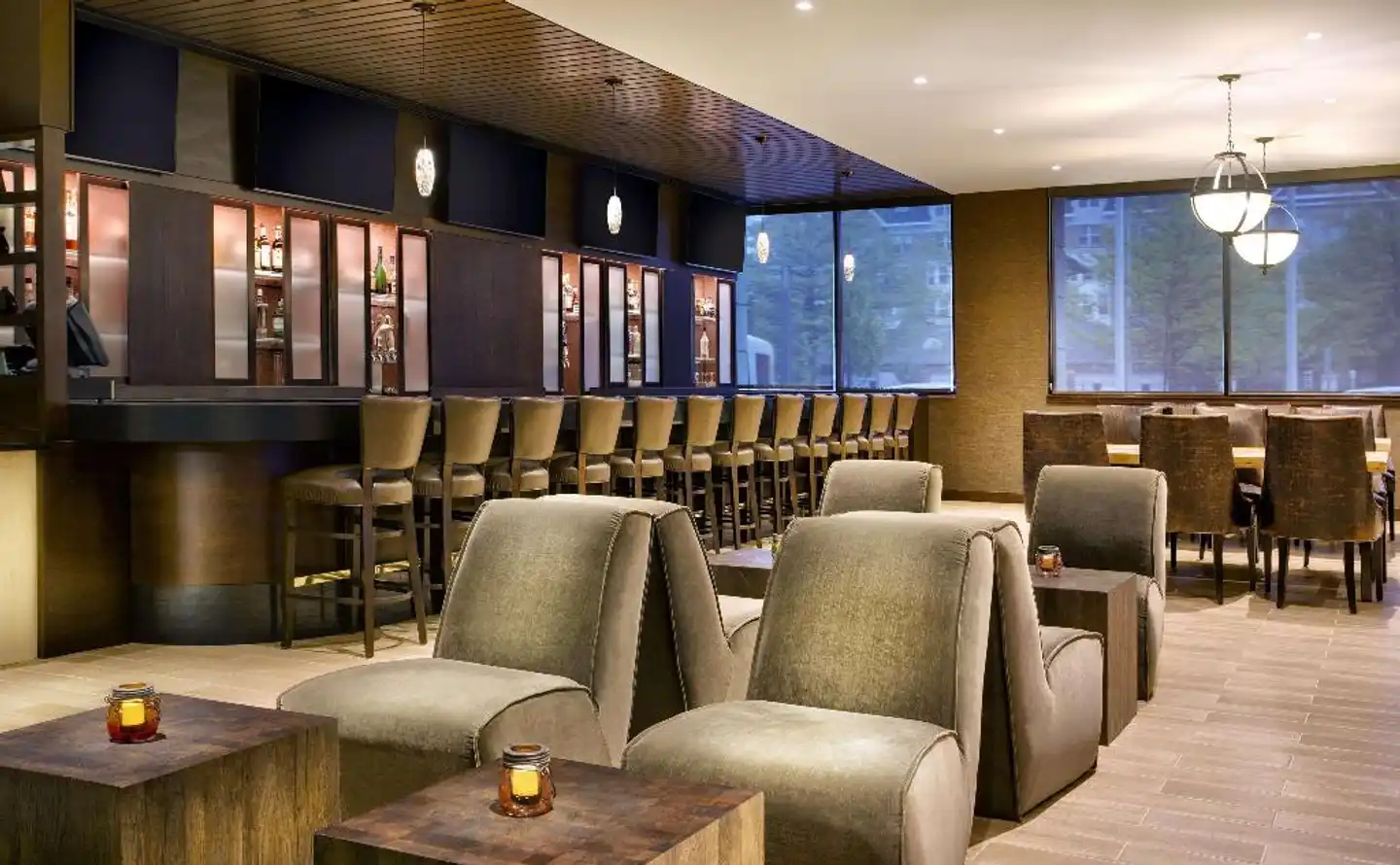 DoubleTree by Hilton Hotel & Suites Jersey City Lobby