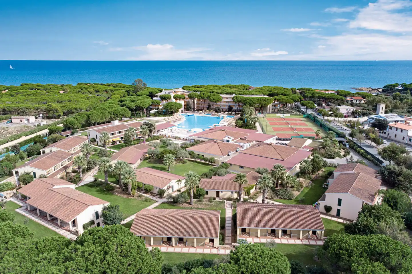 Tirreno Resort OUTDOOR