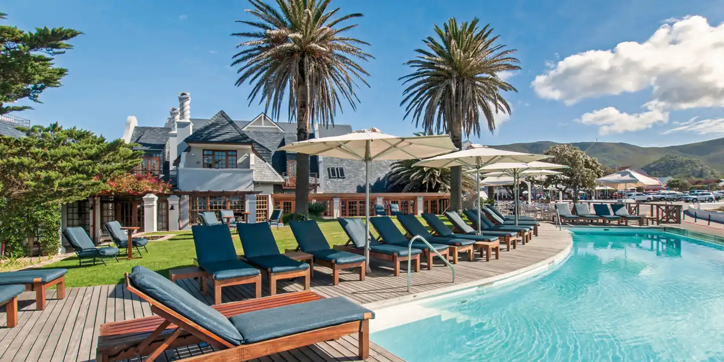Village N Life: Harbour House Hotel Pool