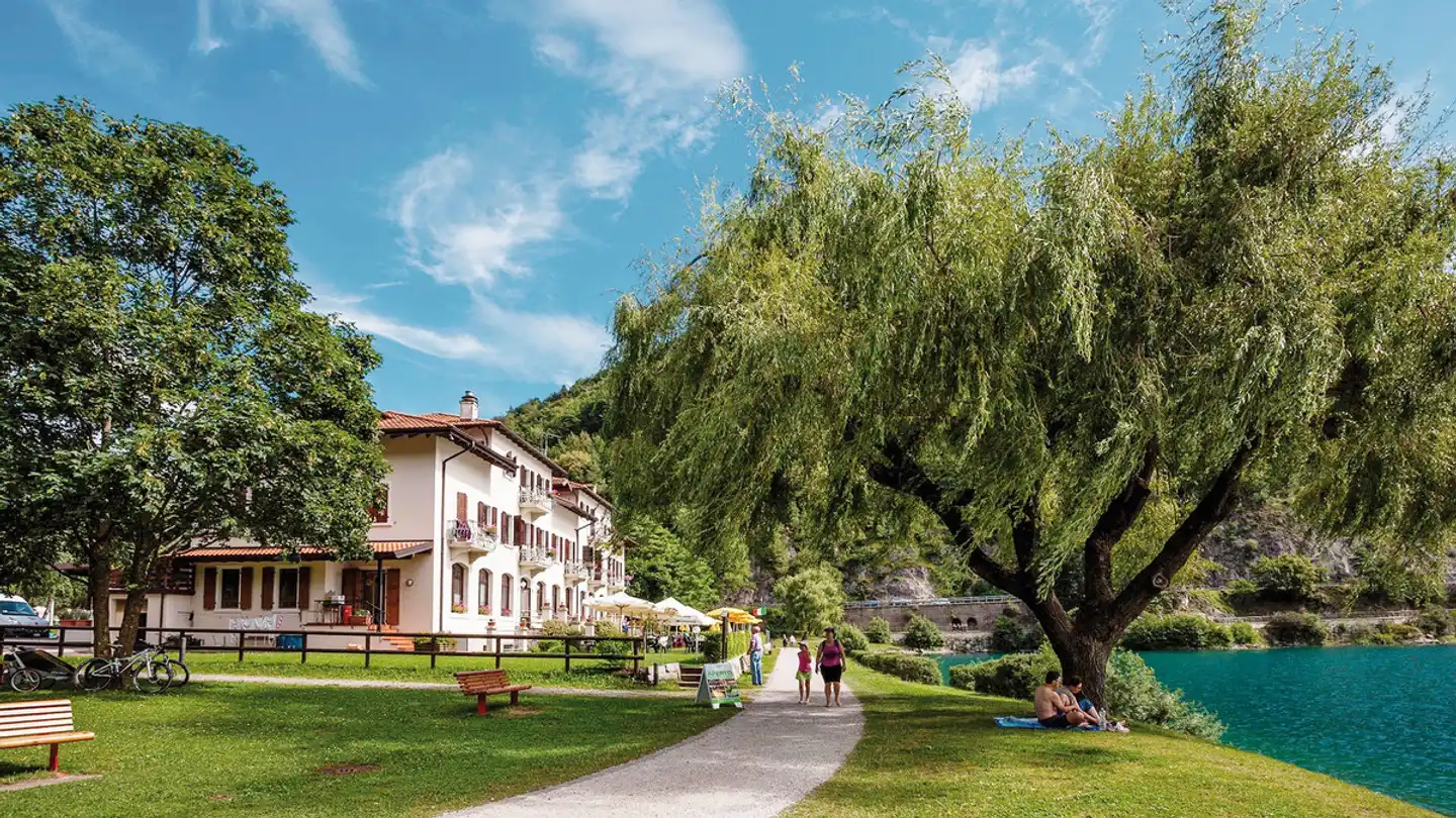 Hotel Lido Ledro Garten
