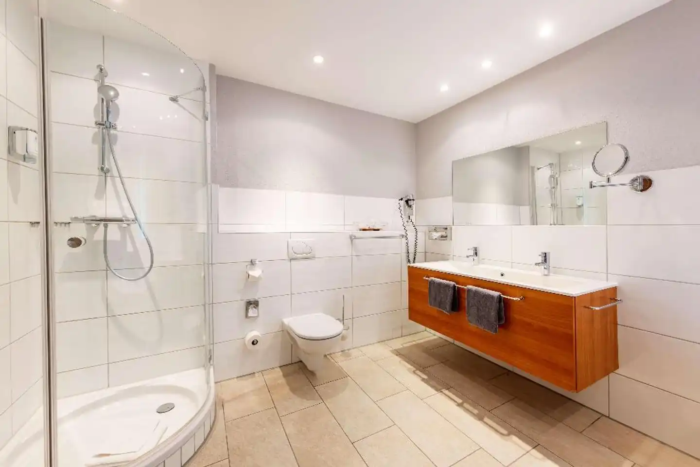 Best Western Plus Parkhotel Maximilian Badezimmer