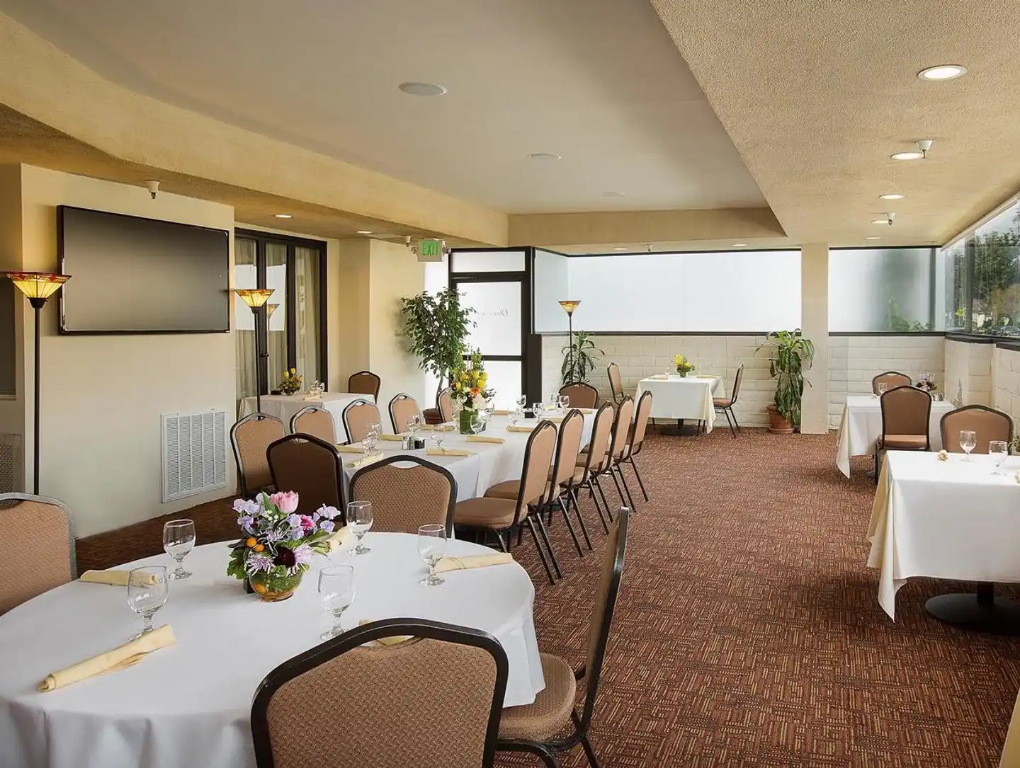 Coast Burbank Hotel Restaurant