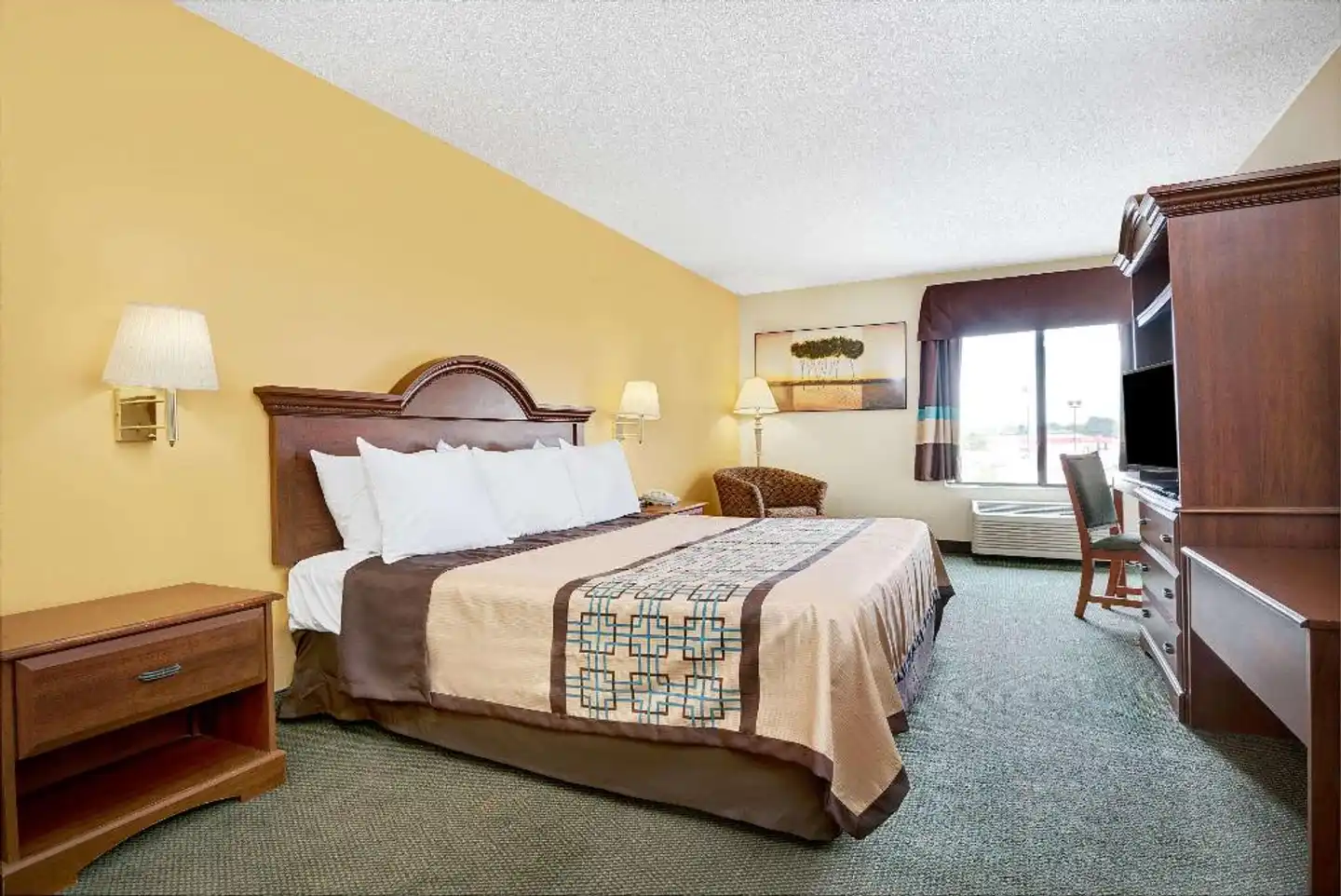 Days Inn by Wyndham Burlington East Wohnbeispiel