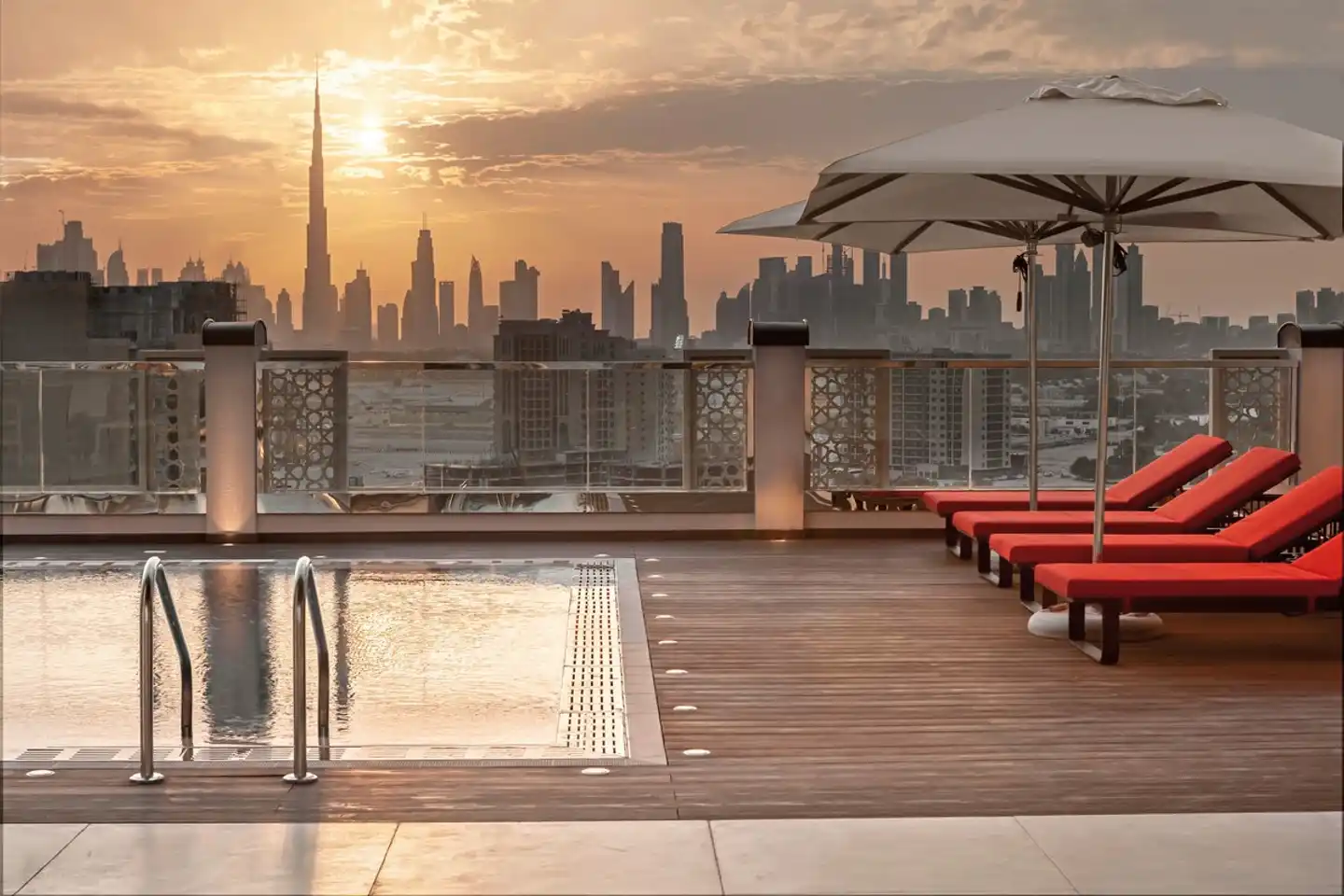DoubleTree by Hilton Dubai Al Jadaf Bar