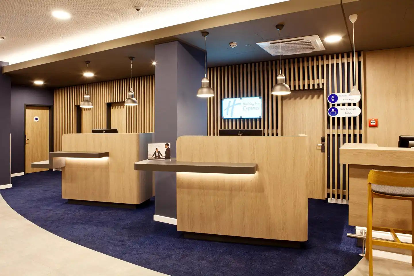 Holiday Inn Express Kaiserslautern Lobby
