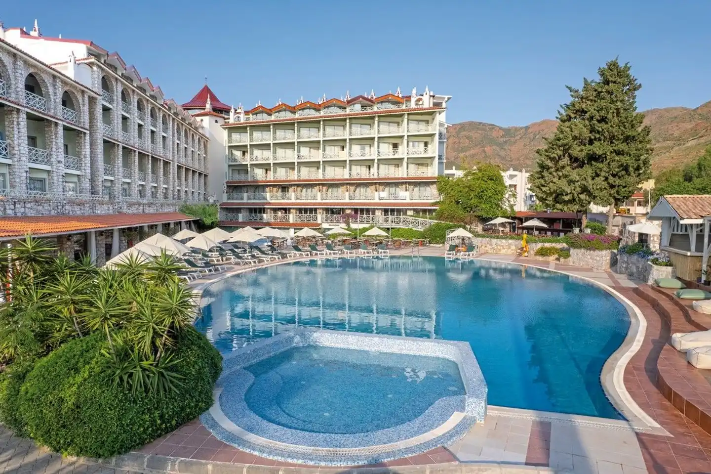 Marti La Perla Pool