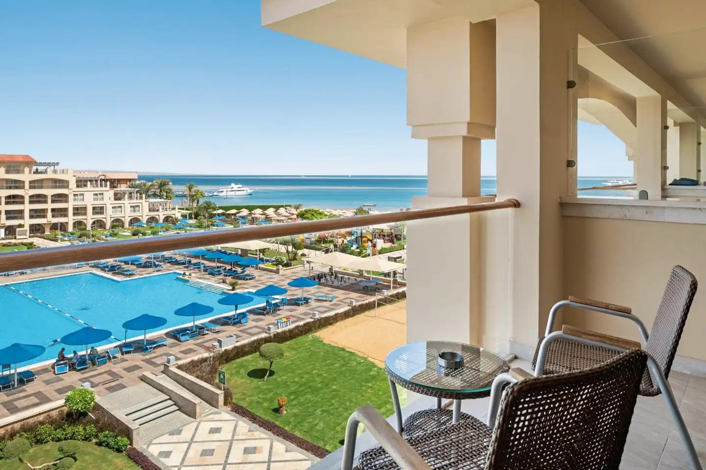 Pickalbatros White Beach Resort Terrasse