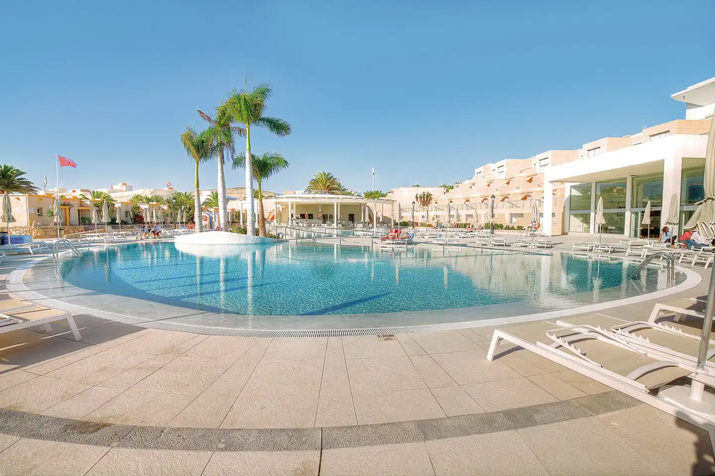 SBH Monica Beach Resort Pool