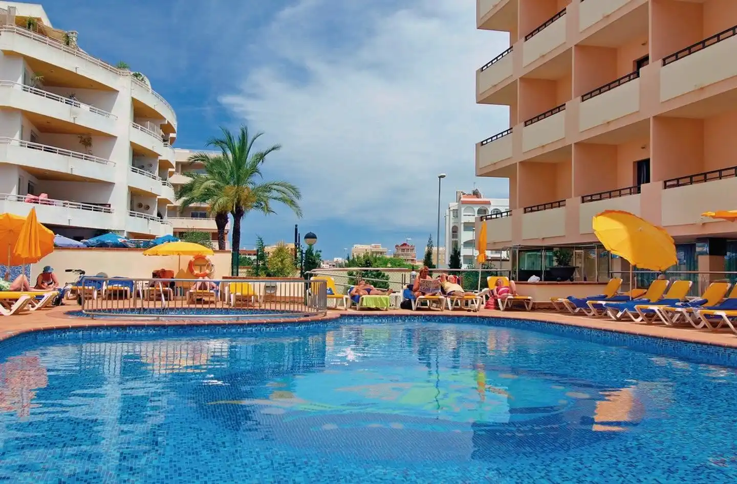 Invisa La Cala Pool