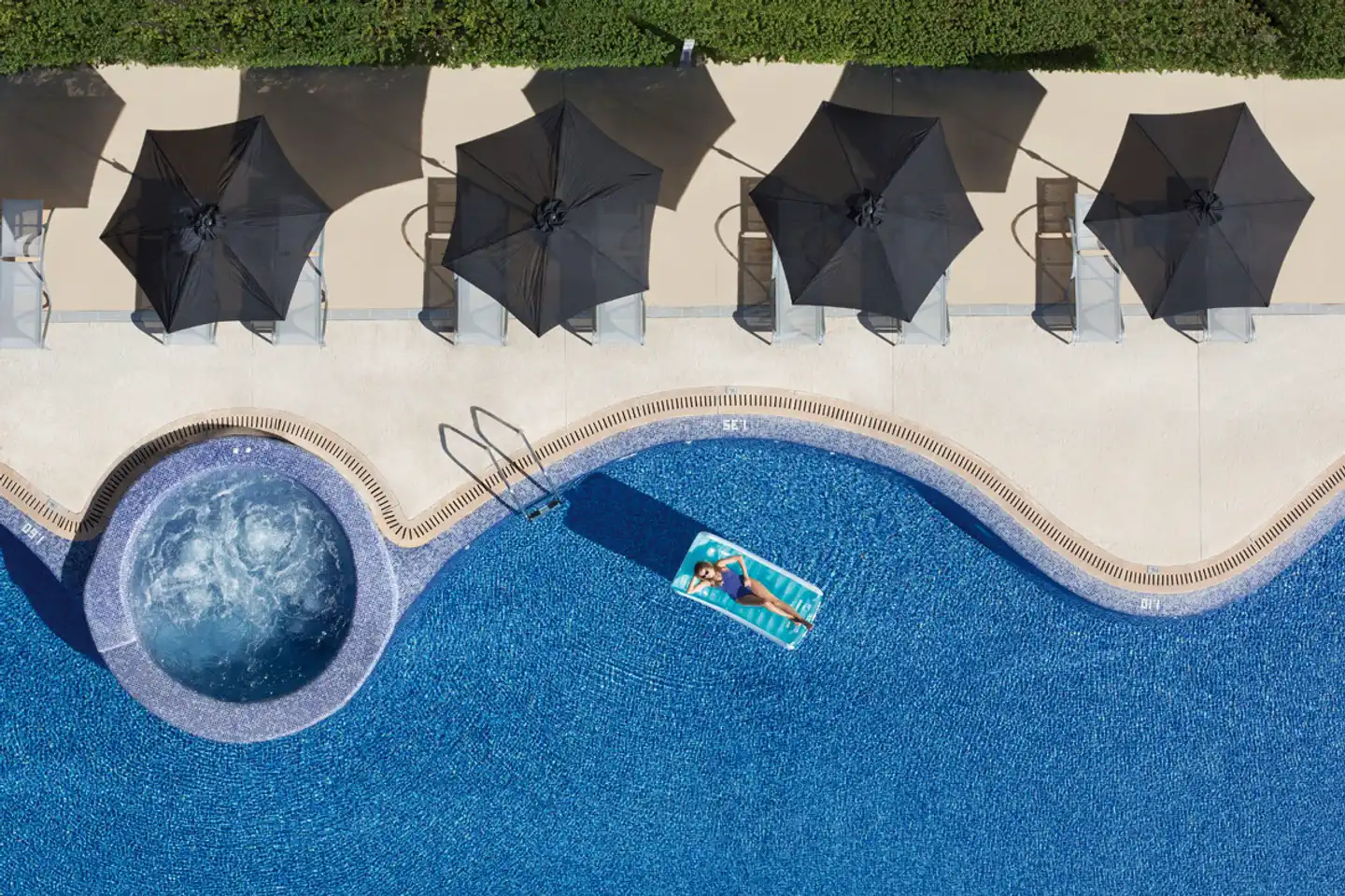 Las Gaviotas Suites Pool