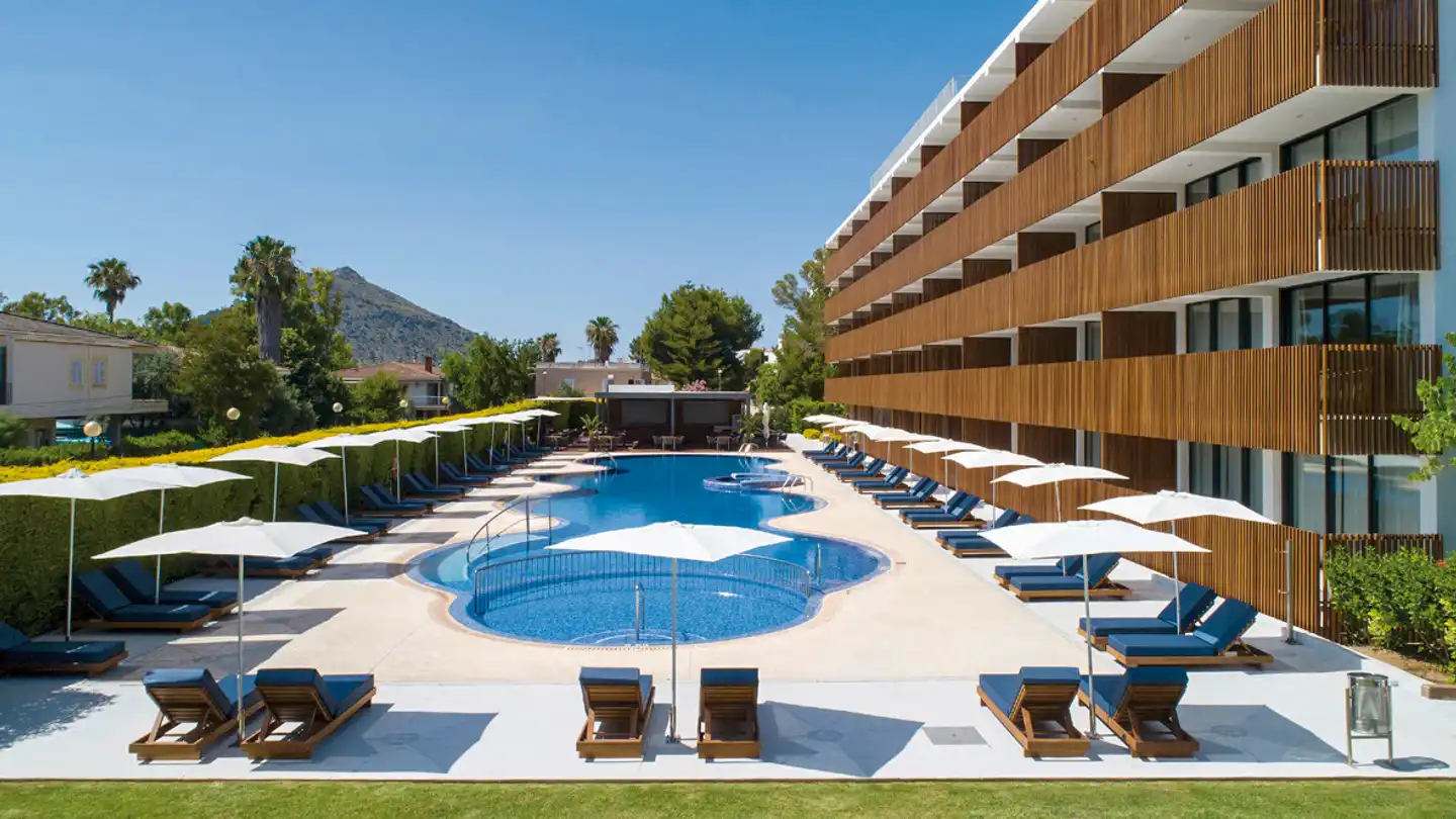 Las Gaviotas Suites Pool