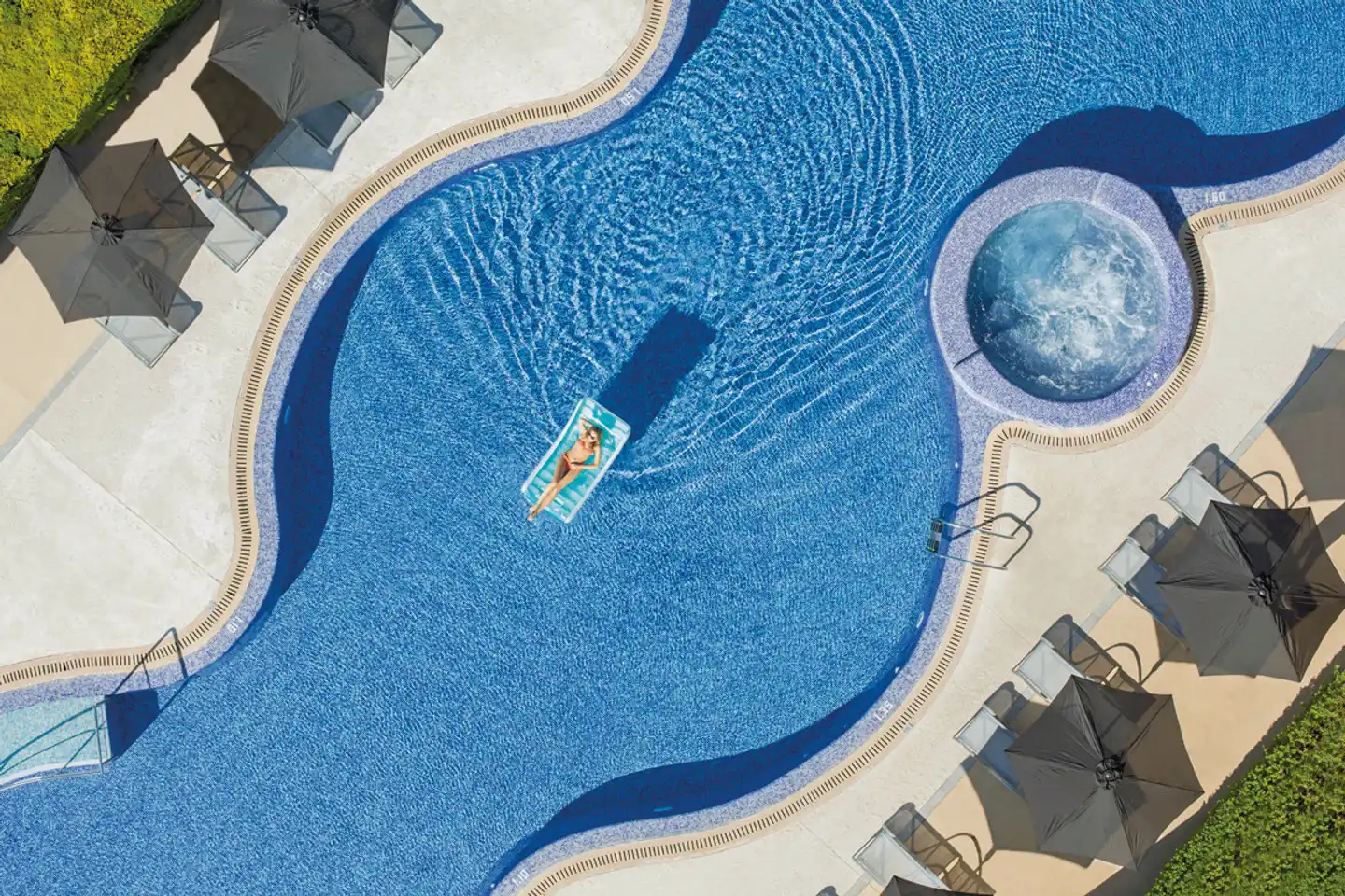 Las Gaviotas Suites Pool