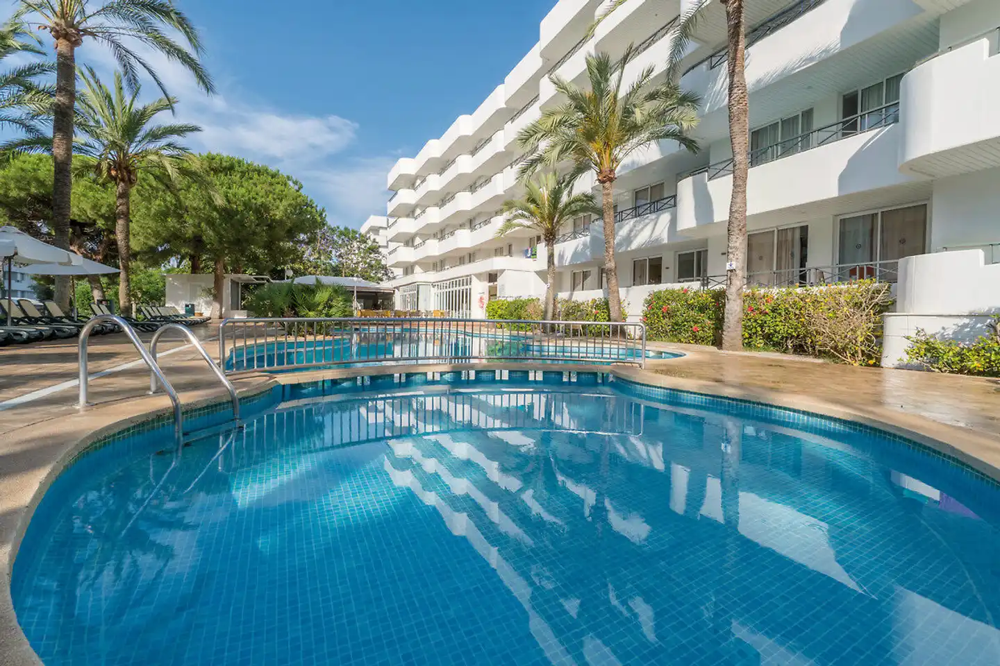 Tropicana Pool