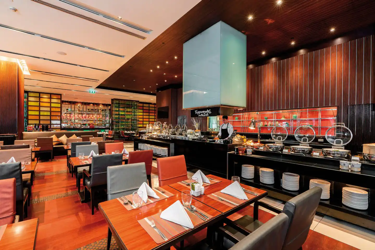 Holiday Inn Bangkok Silom Restaurant